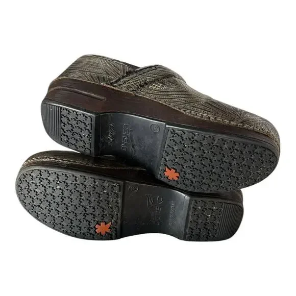 Dansko XP Women’s Embossed Career Nursing Clogs Gold Size 39 US 8.5 - Picture 9 of 9